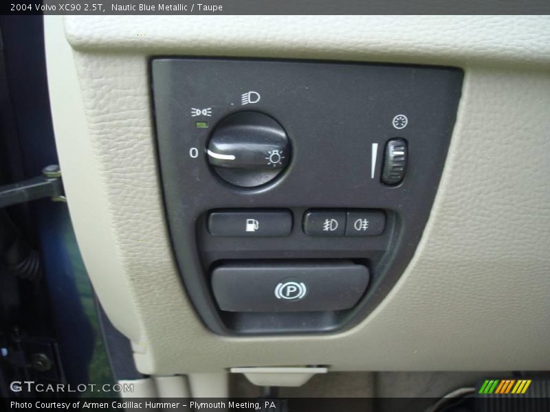 Nautic Blue Metallic / Taupe 2004 Volvo XC90 2.5T