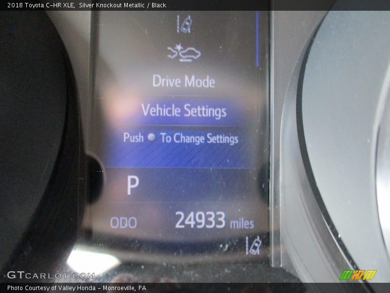 Silver Knockout Metallic / Black 2018 Toyota C-HR XLE