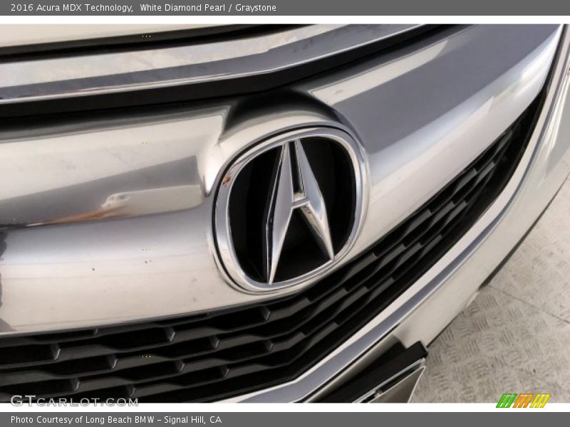 White Diamond Pearl / Graystone 2016 Acura MDX Technology
