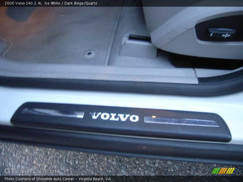 Ice White / Dark Beige/Quartz 2006 Volvo S40 2.4i