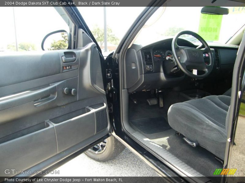 Black / Dark Slate Gray 2004 Dodge Dakota SXT Club Cab 4x4
