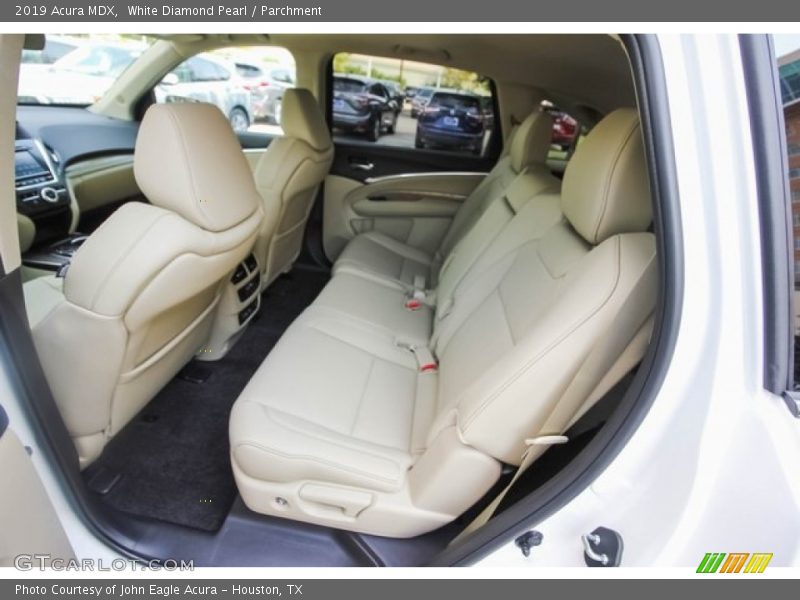 White Diamond Pearl / Parchment 2019 Acura MDX