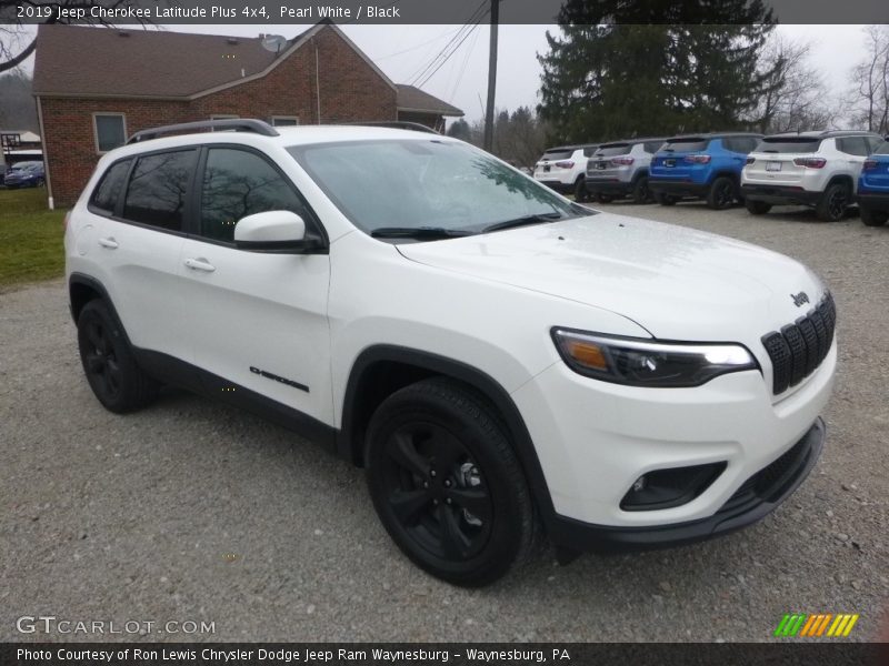 Pearl White / Black 2019 Jeep Cherokee Latitude Plus 4x4