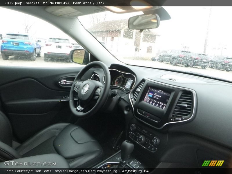 Pearl White / Black 2019 Jeep Cherokee Latitude Plus 4x4
