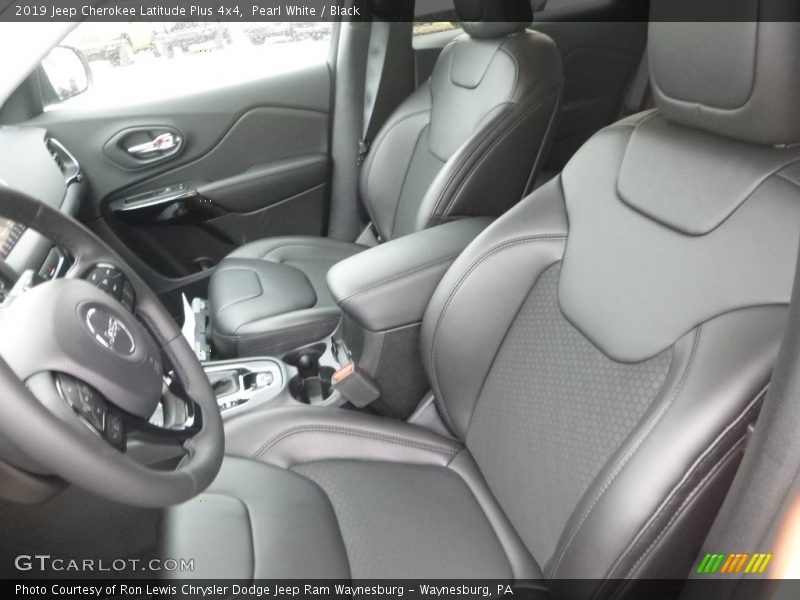Pearl White / Black 2019 Jeep Cherokee Latitude Plus 4x4