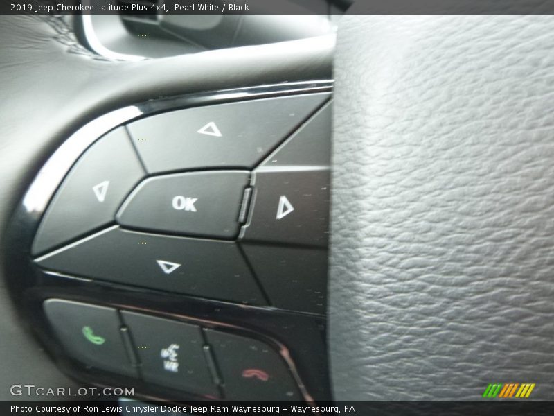 Pearl White / Black 2019 Jeep Cherokee Latitude Plus 4x4