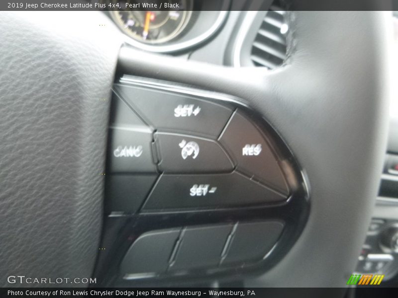 Pearl White / Black 2019 Jeep Cherokee Latitude Plus 4x4