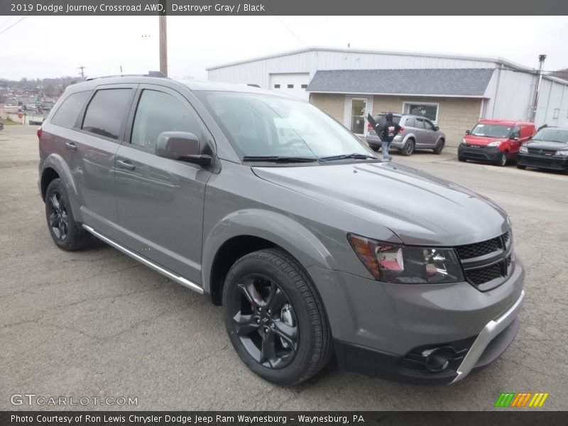 Front 3/4 View of 2019 Journey Crossroad AWD