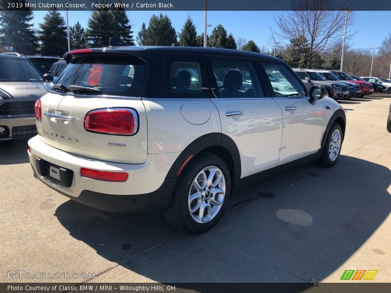Pepper White / Carbon Black 2019 Mini Clubman Cooper