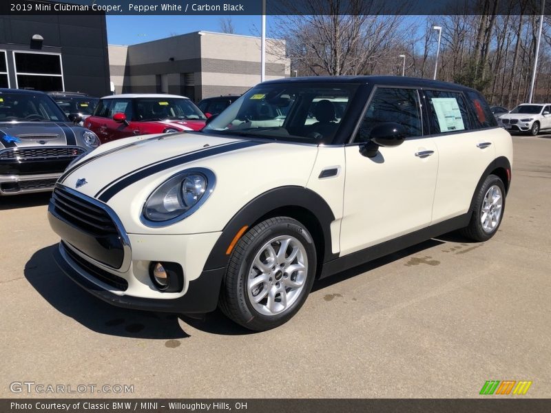 Front 3/4 View of 2019 Clubman Cooper