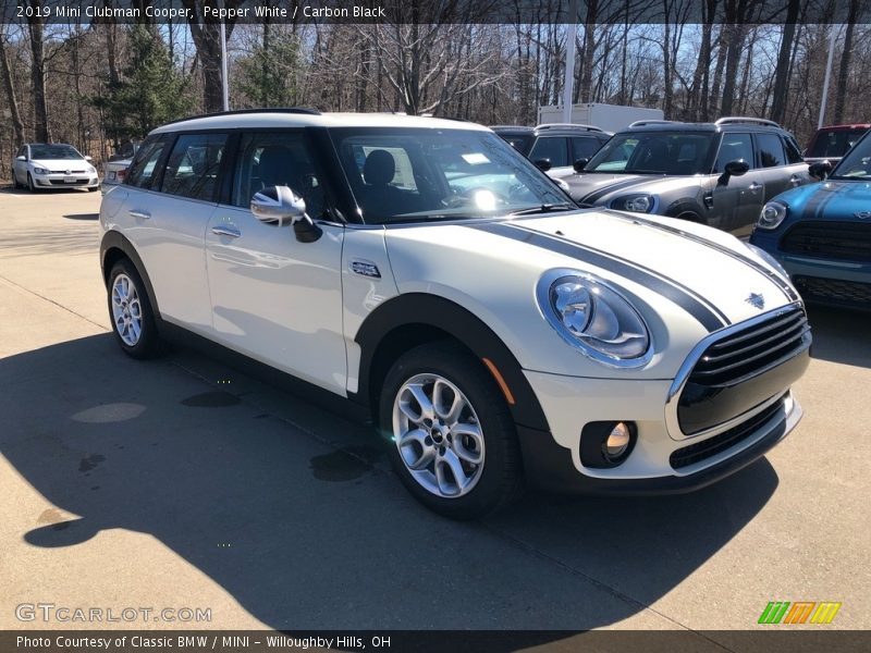 Pepper White / Carbon Black 2019 Mini Clubman Cooper