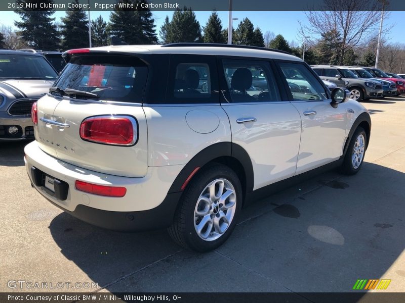 Pepper White / Carbon Black 2019 Mini Clubman Cooper