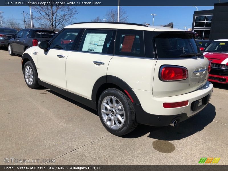 Pepper White / Carbon Black 2019 Mini Clubman Cooper