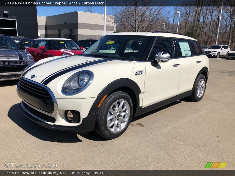 Pepper White / Carbon Black 2019 Mini Clubman Cooper