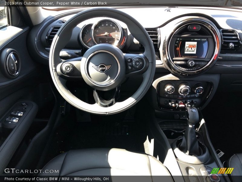 Pepper White / Carbon Black 2019 Mini Clubman Cooper