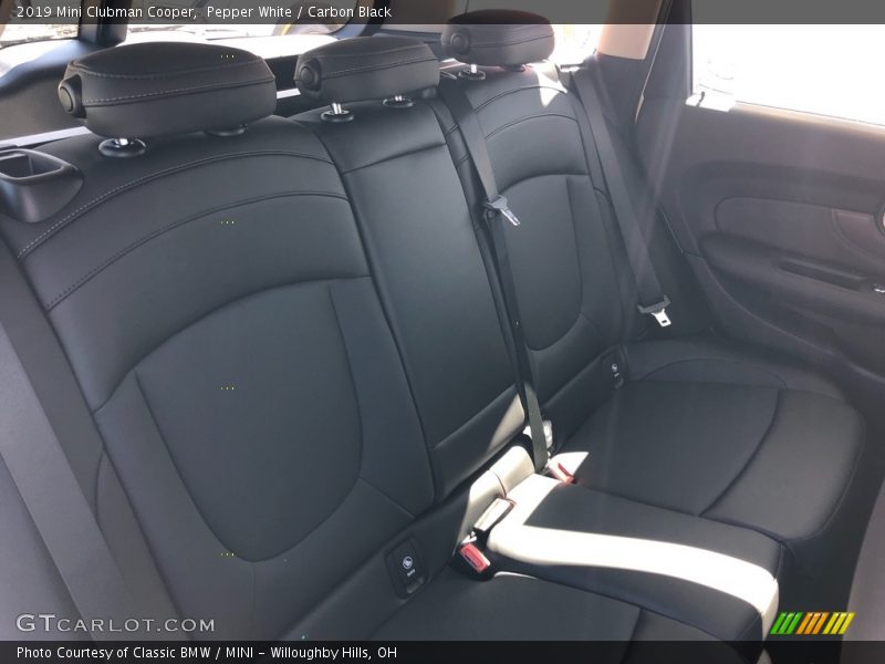 Pepper White / Carbon Black 2019 Mini Clubman Cooper