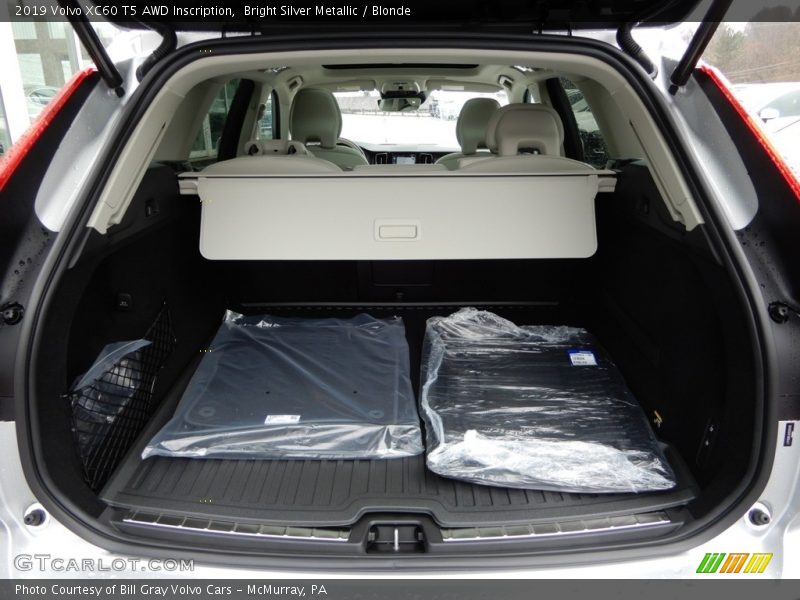 Bright Silver Metallic / Blonde 2019 Volvo XC60 T5 AWD Inscription