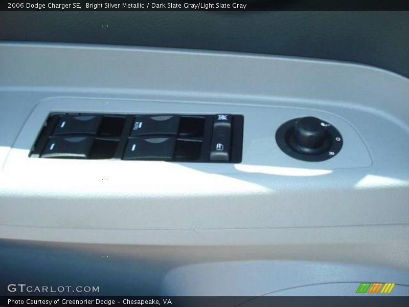 Bright Silver Metallic / Dark Slate Gray/Light Slate Gray 2006 Dodge Charger SE