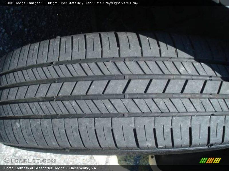 Bright Silver Metallic / Dark Slate Gray/Light Slate Gray 2006 Dodge Charger SE