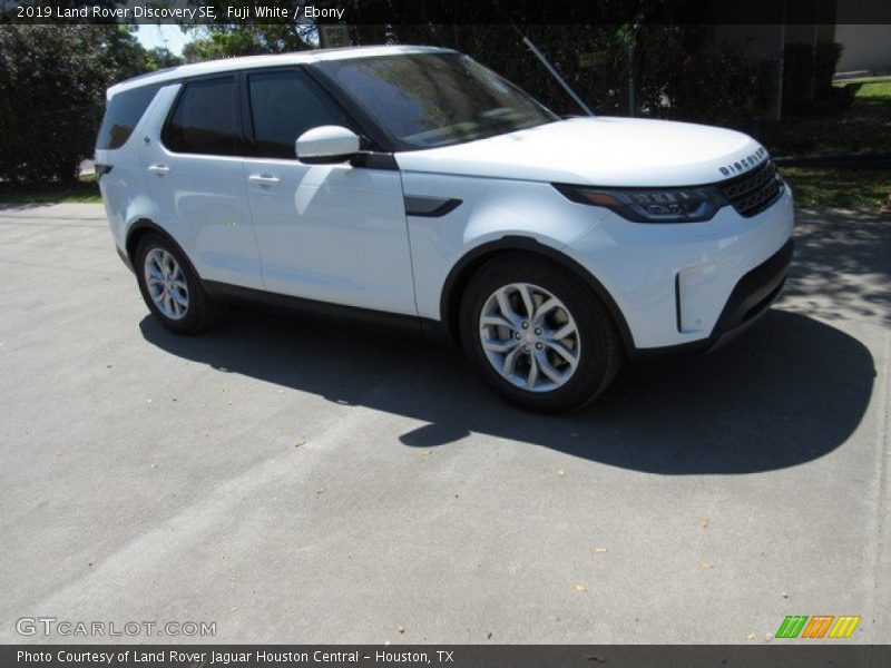 Fuji White / Ebony 2019 Land Rover Discovery SE