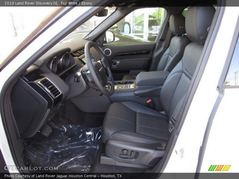Fuji White / Ebony 2019 Land Rover Discovery SE