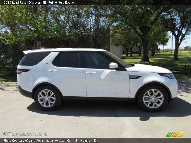Fuji White / Ebony 2019 Land Rover Discovery SE
