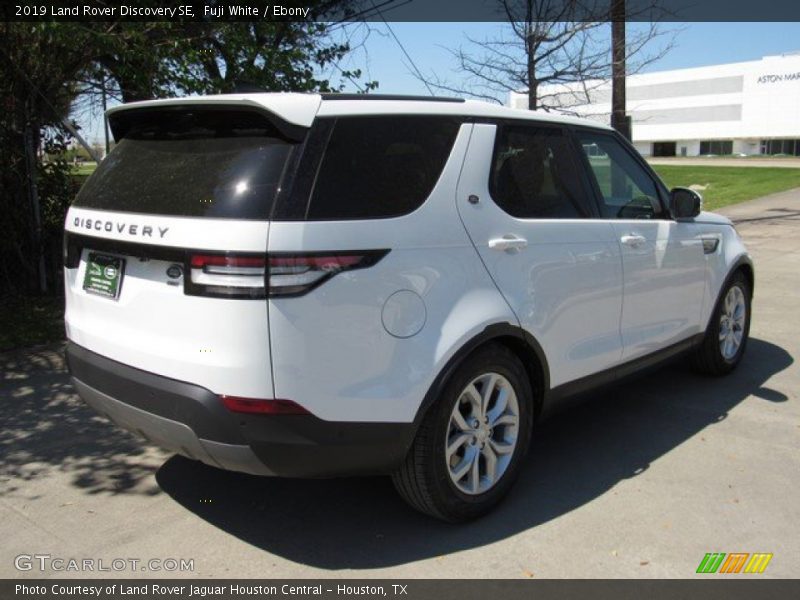 Fuji White / Ebony 2019 Land Rover Discovery SE