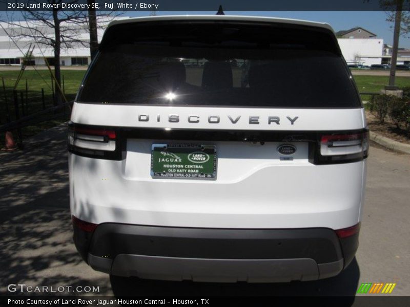 Fuji White / Ebony 2019 Land Rover Discovery SE