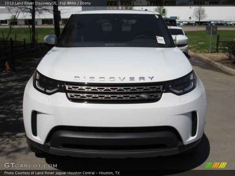 Fuji White / Ebony 2019 Land Rover Discovery SE
