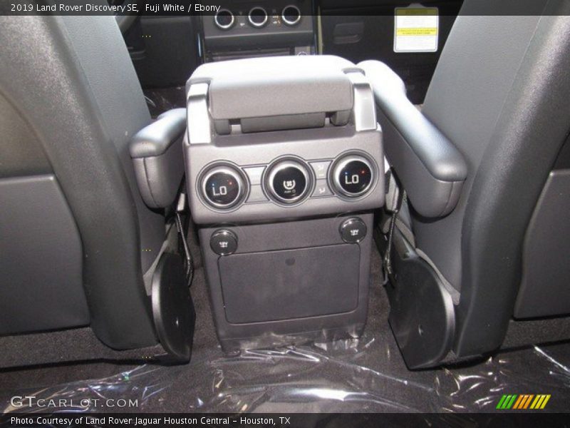 Fuji White / Ebony 2019 Land Rover Discovery SE