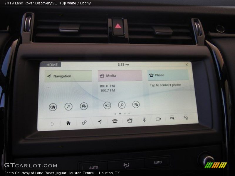 Fuji White / Ebony 2019 Land Rover Discovery SE