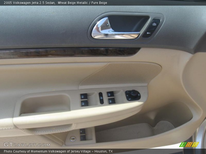 Wheat Beige Metallic / Pure Beige 2005 Volkswagen Jetta 2.5 Sedan