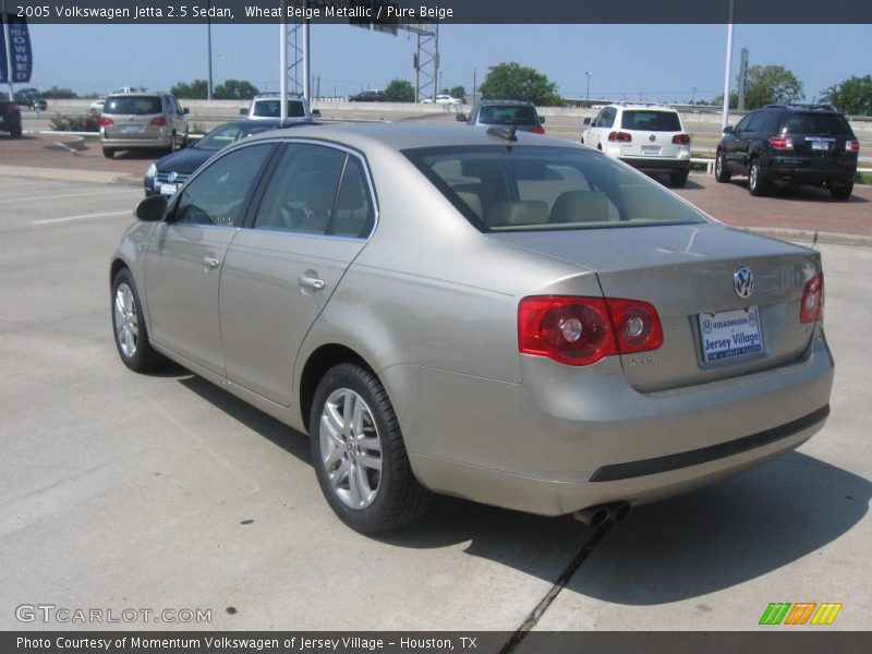 Wheat Beige Metallic / Pure Beige 2005 Volkswagen Jetta 2.5 Sedan