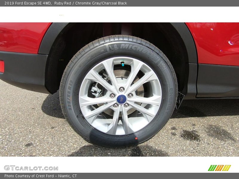 Ruby Red / Chromite Gray/Charcoal Black 2019 Ford Escape SE 4WD