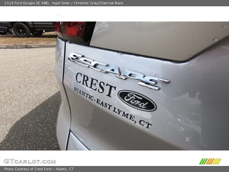 Ingot Silver / Chromite Gray/Charcoal Black 2019 Ford Escape SE 4WD