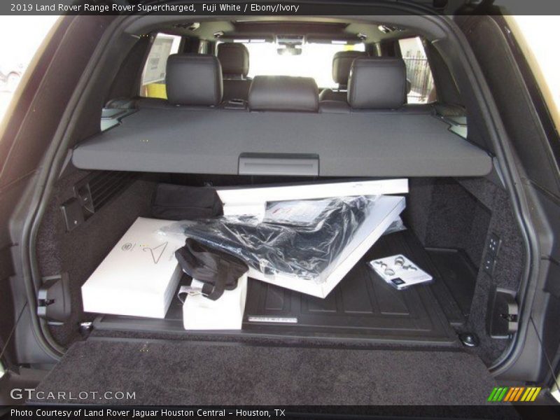 Fuji White / Ebony/Ivory 2019 Land Rover Range Rover Supercharged
