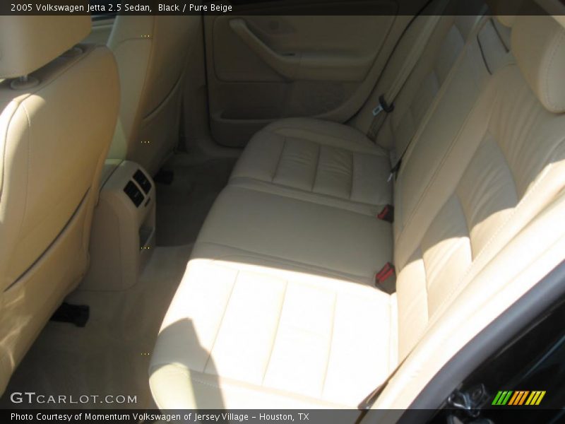 Black / Pure Beige 2005 Volkswagen Jetta 2.5 Sedan