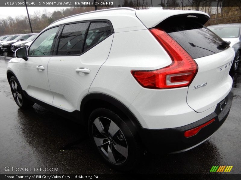 Ice White / Oxide Red 2019 Volvo XC40 T5 Momentum AWD