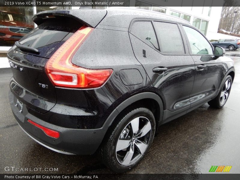 Onyx Black Metallic / Amber 2019 Volvo XC40 T5 Momentum AWD