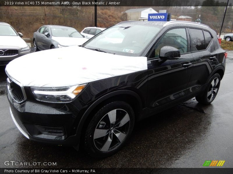 Onyx Black Metallic / Amber 2019 Volvo XC40 T5 Momentum AWD