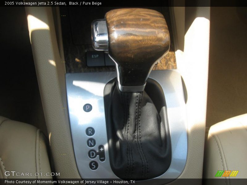 Black / Pure Beige 2005 Volkswagen Jetta 2.5 Sedan
