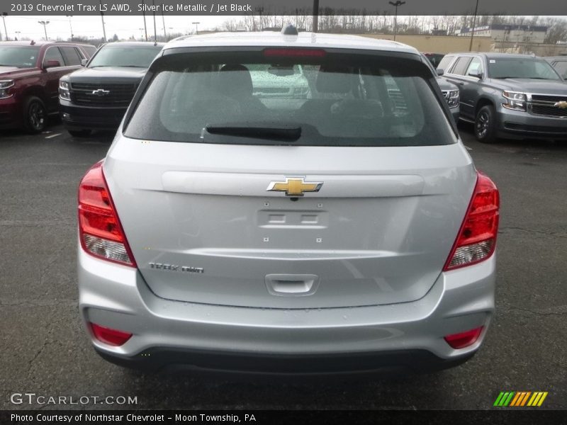 Silver Ice Metallic / Jet Black 2019 Chevrolet Trax LS AWD
