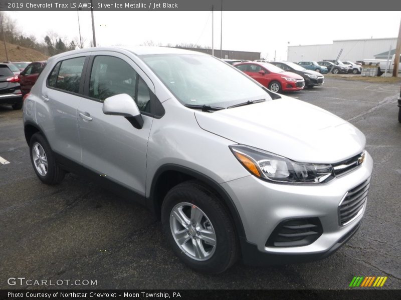 Silver Ice Metallic / Jet Black 2019 Chevrolet Trax LS AWD