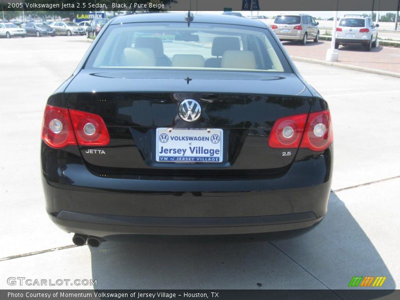 Black / Pure Beige 2005 Volkswagen Jetta 2.5 Sedan