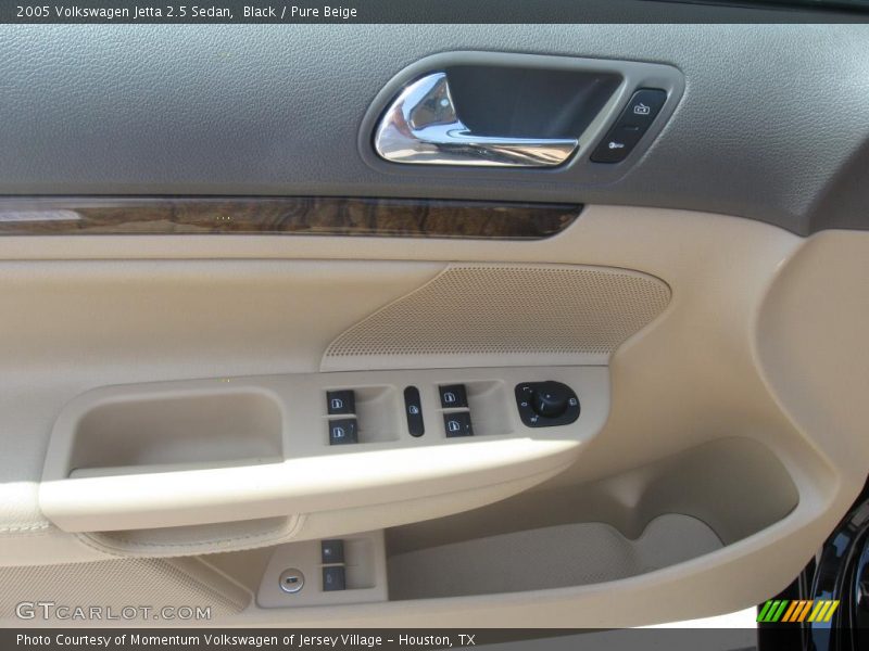 Black / Pure Beige 2005 Volkswagen Jetta 2.5 Sedan