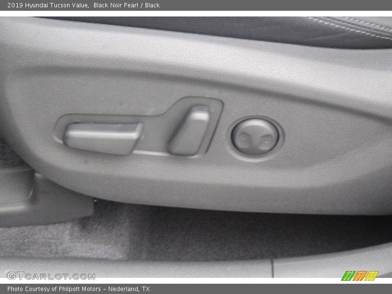 Black Noir Pearl / Black 2019 Hyundai Tucson Value