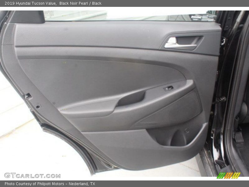 Black Noir Pearl / Black 2019 Hyundai Tucson Value