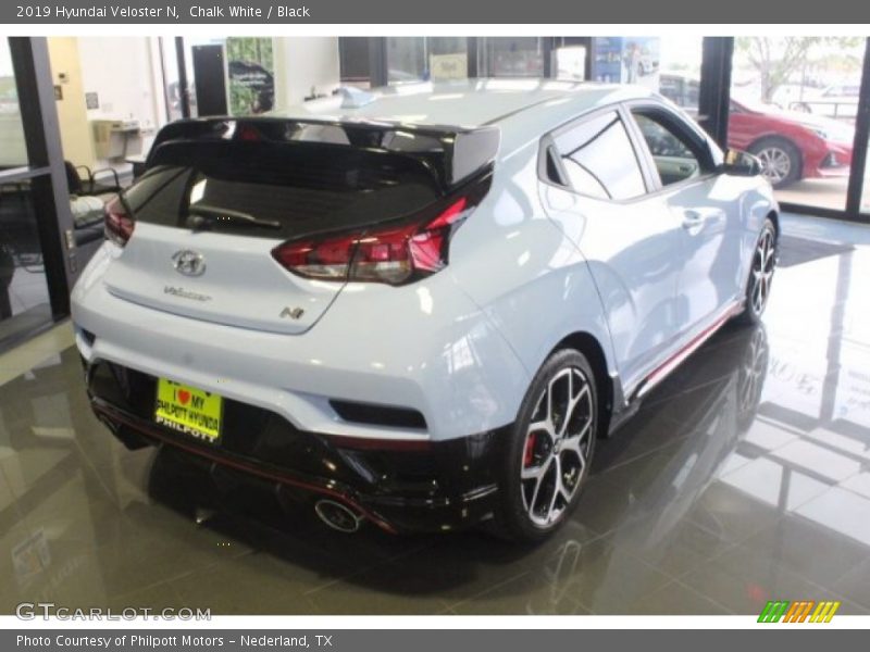 Chalk White / Black 2019 Hyundai Veloster N