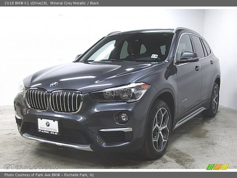 Mineral Grey Metallic / Black 2018 BMW X1 xDrive28i