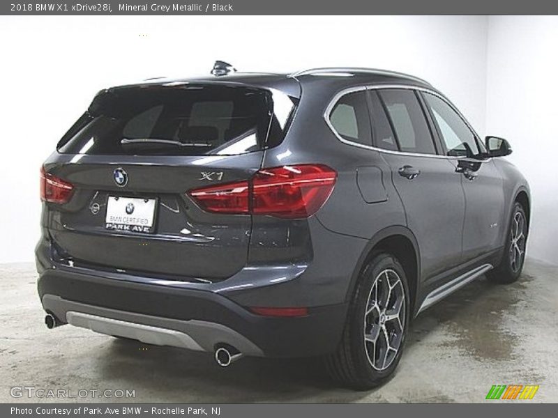 Mineral Grey Metallic / Black 2018 BMW X1 xDrive28i